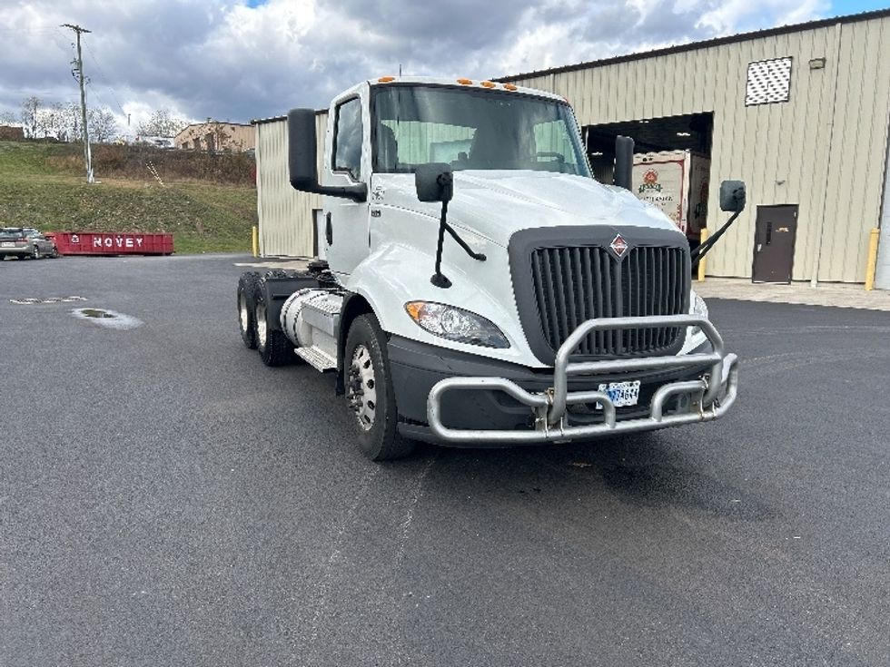 Day Cab Tractor-Heavy Duty Tractors-International-2019-RH613-Duncansville-PA-368,617\n\t\tmiles-$ 22,250 - Image 1