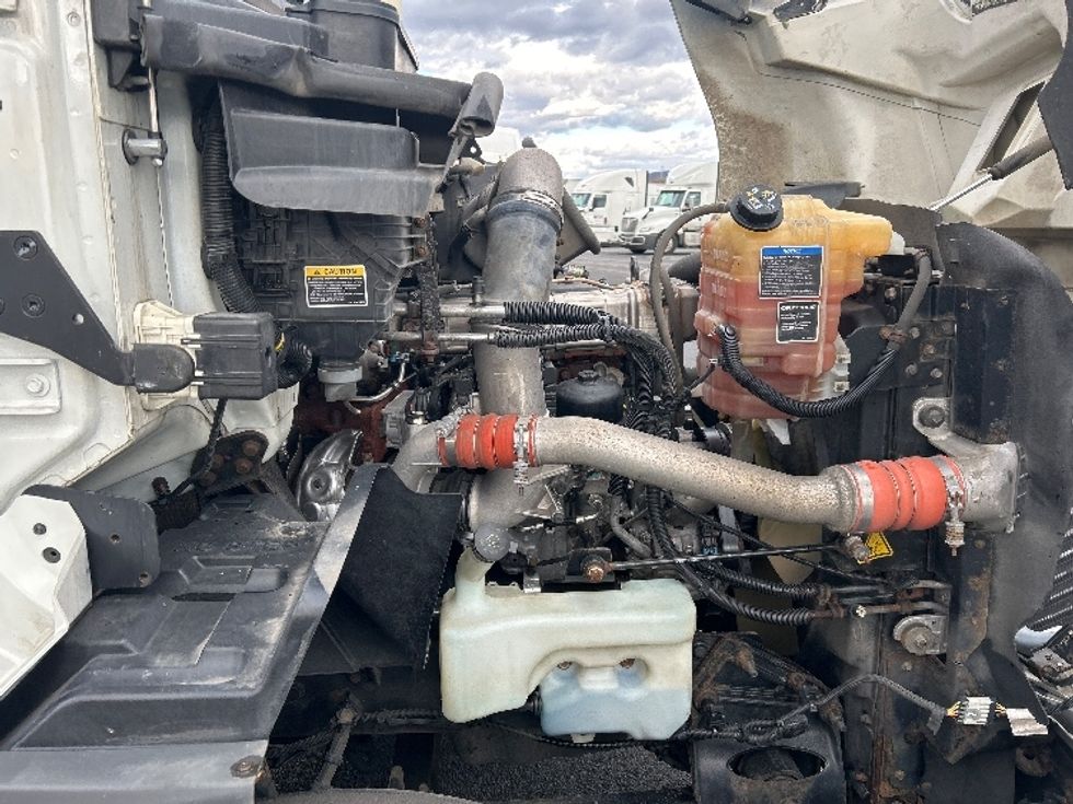 Day Cab Tractor-Heavy Duty Tractors-International-2019-RH613-Duncansville-PA-368,617\n\t\tmiles-$ 22,250 - Image 15