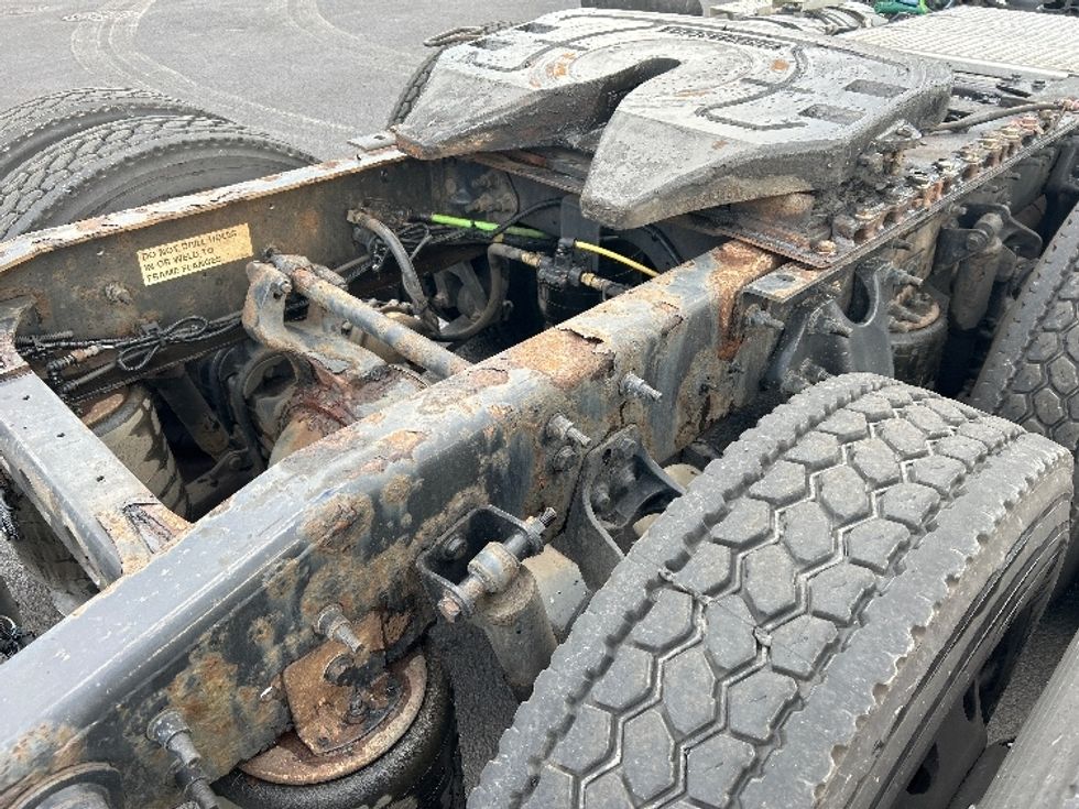 Day Cab Tractor-Heavy Duty Tractors-International-2019-RH613-Duncansville-PA-368,617\n\t\tmiles-$ 22,250 - Image 17