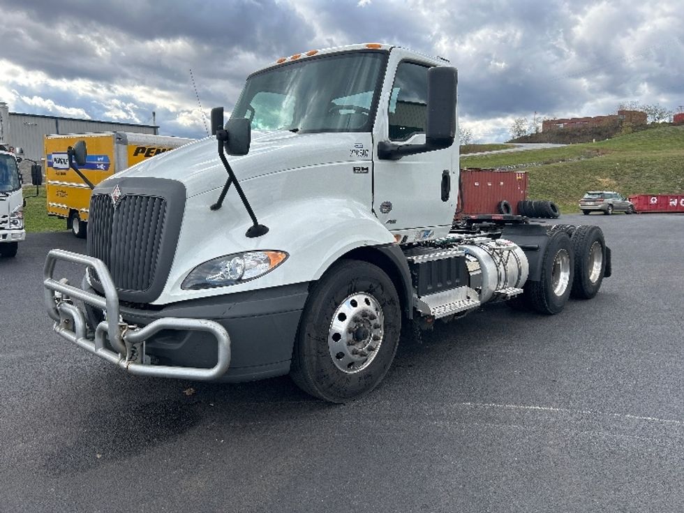Day Cab Tractor-Heavy Duty Tractors-International-2019-RH613-Duncansville-PA-368,617\n\t\tmiles-$ 22,250 - Image 3