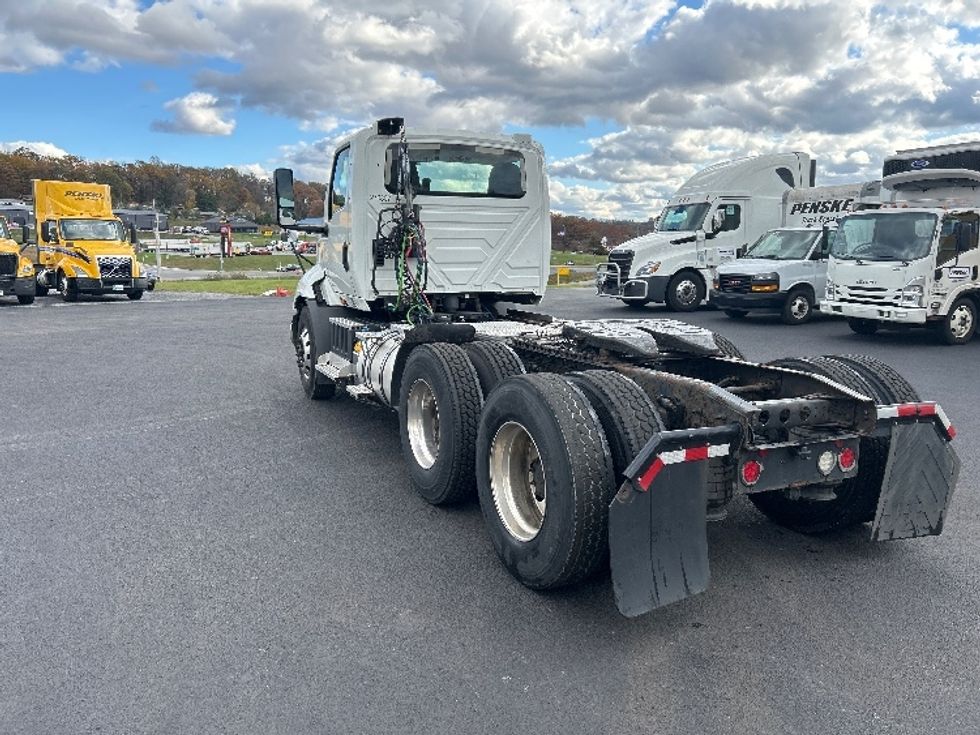 Day Cab Tractor-Heavy Duty Tractors-International-2019-RH613-Duncansville-PA-368,617\n\t\tmiles-$ 22,250 - Image 5