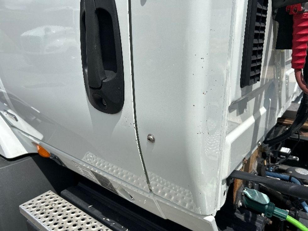 Day Cab Tractor-Heavy Duty Tractors-International-2019-RH613-Duncansville-PA-429,968\n\t\tmiles-$ 22,750 - Image 17