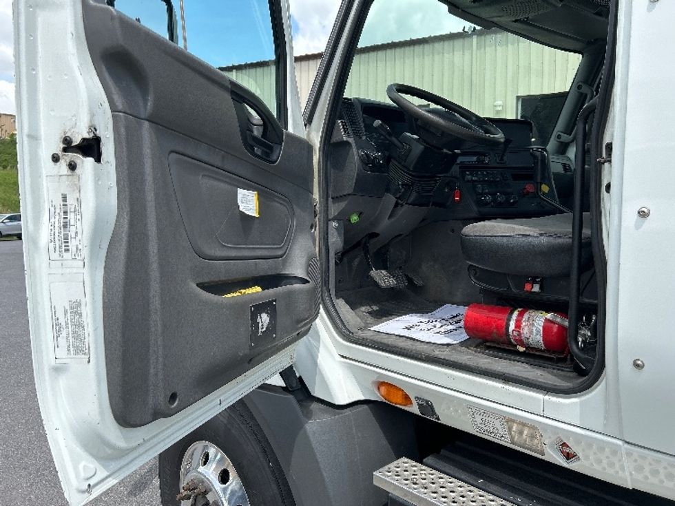 Day Cab Tractor-Heavy Duty Tractors-International-2019-RH613-Duncansville-PA-429,968\n\t\tmiles-$ 22,750 - Image 9