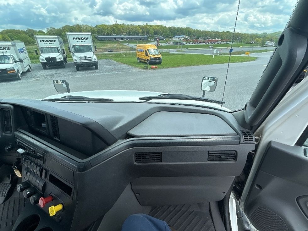 Day Cab Tractor-Heavy Duty Tractors-International-2019-RH613-Duncansville-PA-431,628\n\t\tmiles-$ 22,750 - Image 13