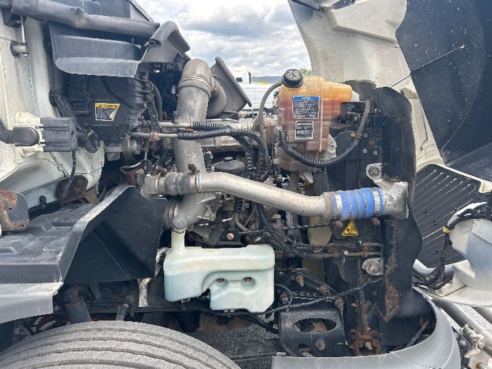 Day Cab Tractor-Heavy Duty Tractors-International-2019-RH613-Duncansville-PA-431,628\n\t\tmiles-$ 22,750 - Image 15