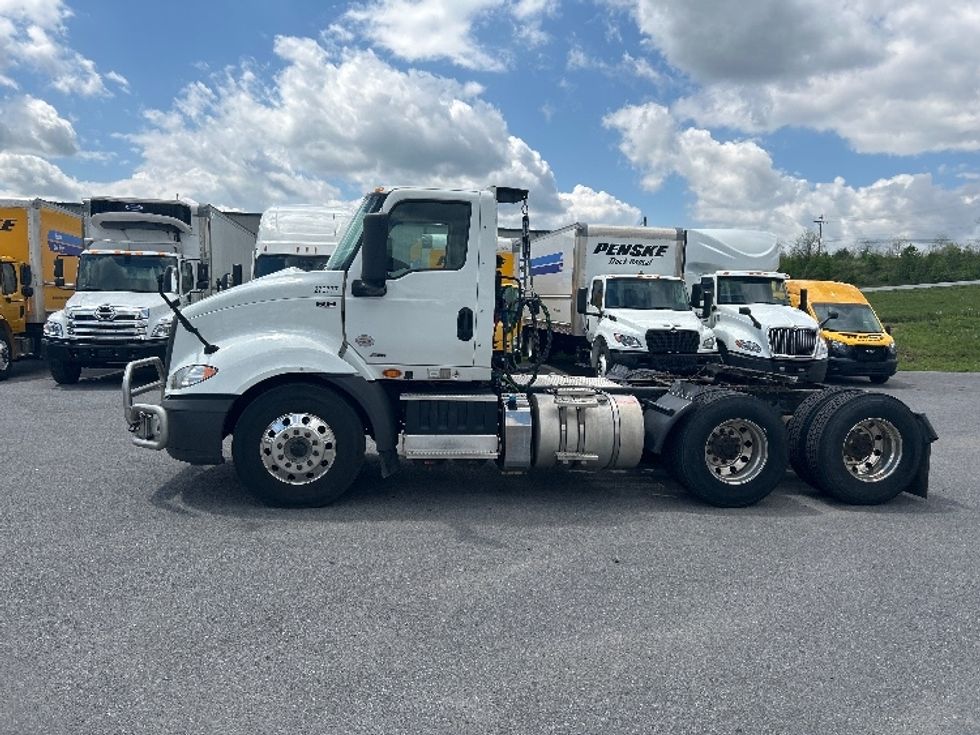 Day Cab Tractor-Heavy Duty Tractors-International-2019-RH613-Duncansville-PA-431,628\n\t\tmiles-$ 22,750 - Image 4