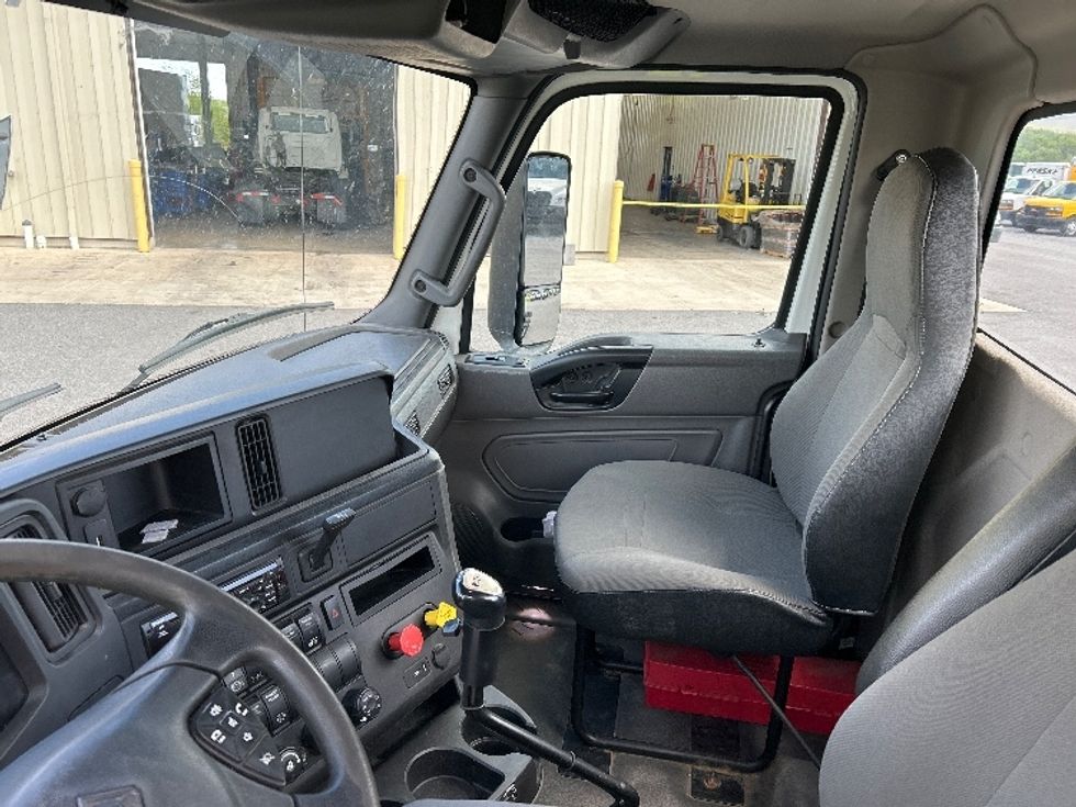 Day Cab Tractor-Heavy Duty Tractors-International-2019-RH613-Duncansville-PA-453,387\n\t\tmiles-$ 22,750 - Image 10