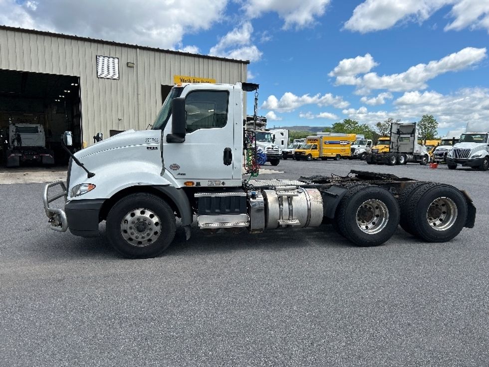 Day Cab Tractor-Heavy Duty Tractors-International-2019-RH613-Duncansville-PA-453,387\n\t\tmiles-$ 22,750 - Image 4