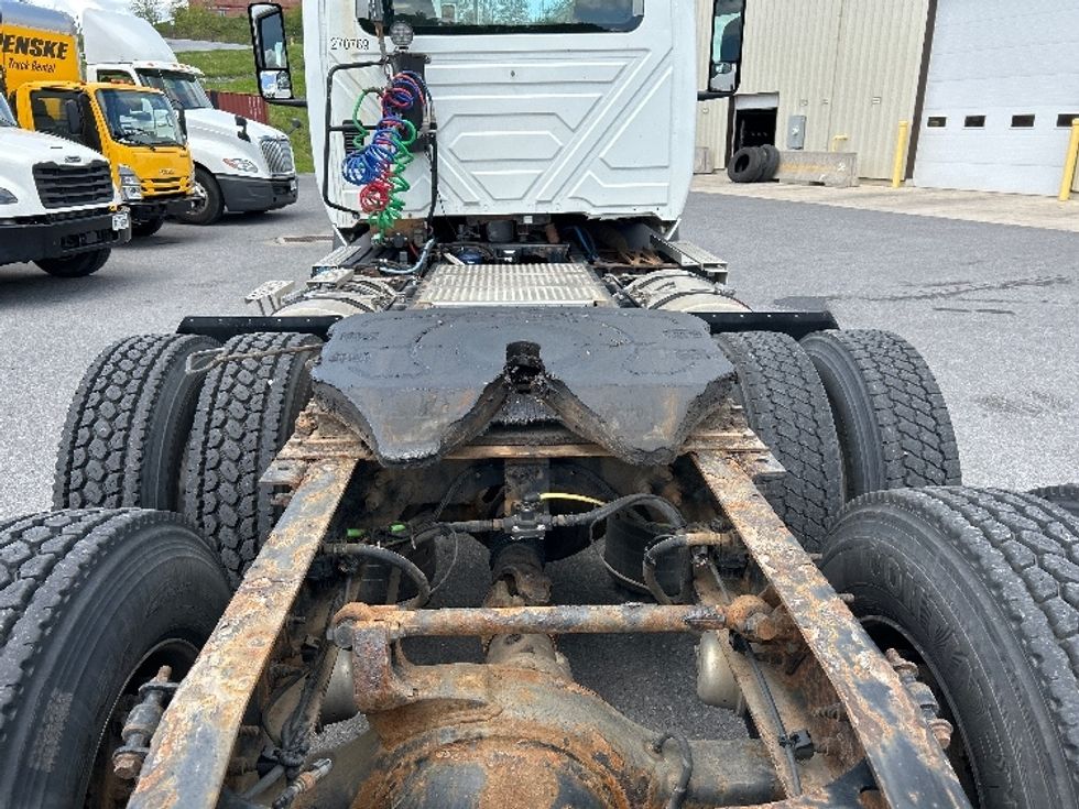 Day Cab Tractor-Heavy Duty Tractors-International-2019-RH613-Duncansville-PA-453,387\n\t\tmiles-$ 22,750 - Image 6