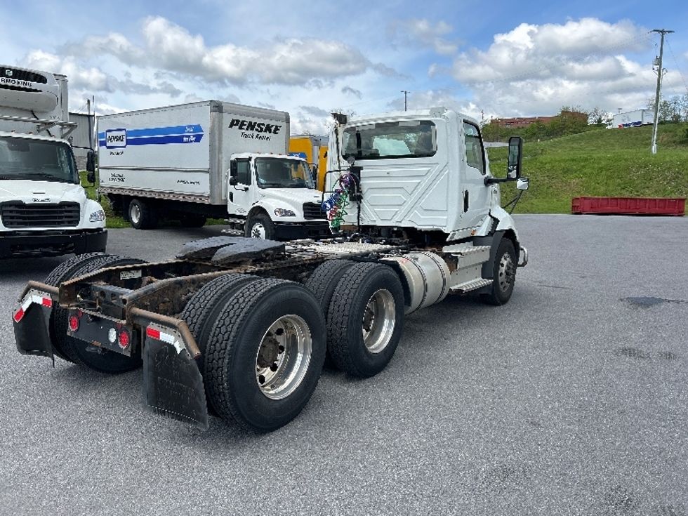 Day Cab Tractor-Heavy Duty Tractors-International-2019-RH613-Duncansville-PA-453,387\n\t\tmiles-$ 22,750 - Image 7