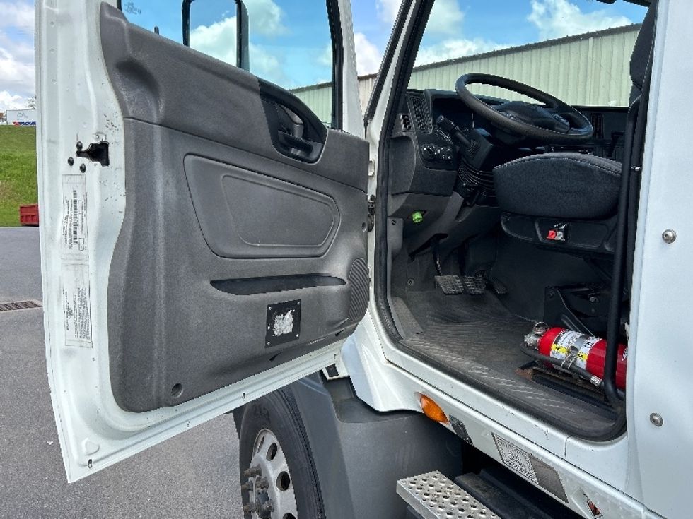 Day Cab Tractor-Heavy Duty Tractors-International-2019-RH613-Duncansville-PA-453,387\n\t\tmiles-$ 22,750 - Image 9