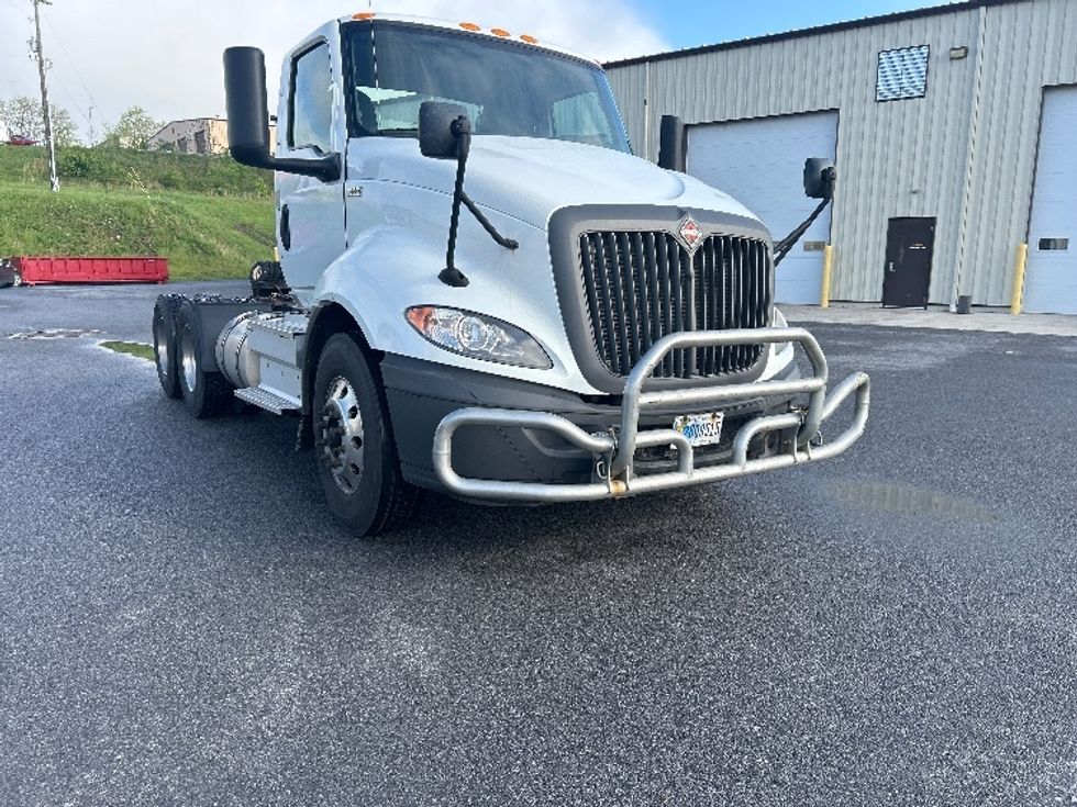 Day Cab Tractor-Heavy Duty Tractors-International-2019-RH613-Duncansville-PA-482,461\n\t\tmiles-$ 22,750 - Image 1