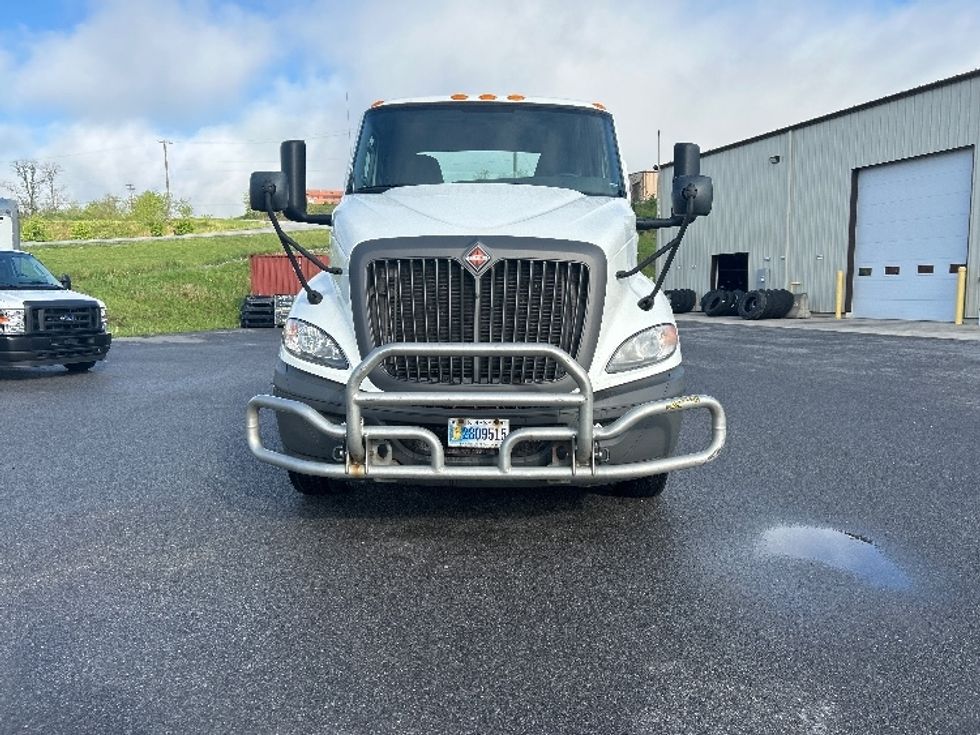 Day Cab Tractor-Heavy Duty Tractors-International-2019-RH613-Duncansville-PA-482,461\n\t\tmiles-$ 22,750 - Image 2
