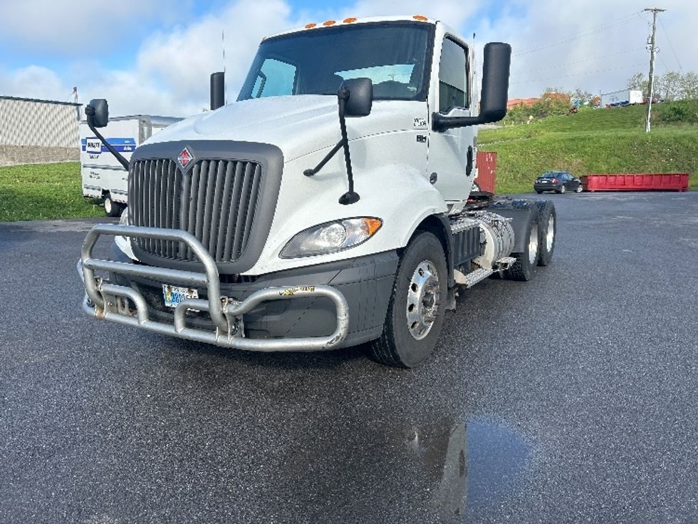 Day Cab Tractor-Heavy Duty Tractors-International-2019-RH613-Duncansville-PA-482,461\n\t\tmiles-$ 22,750 - Image 3