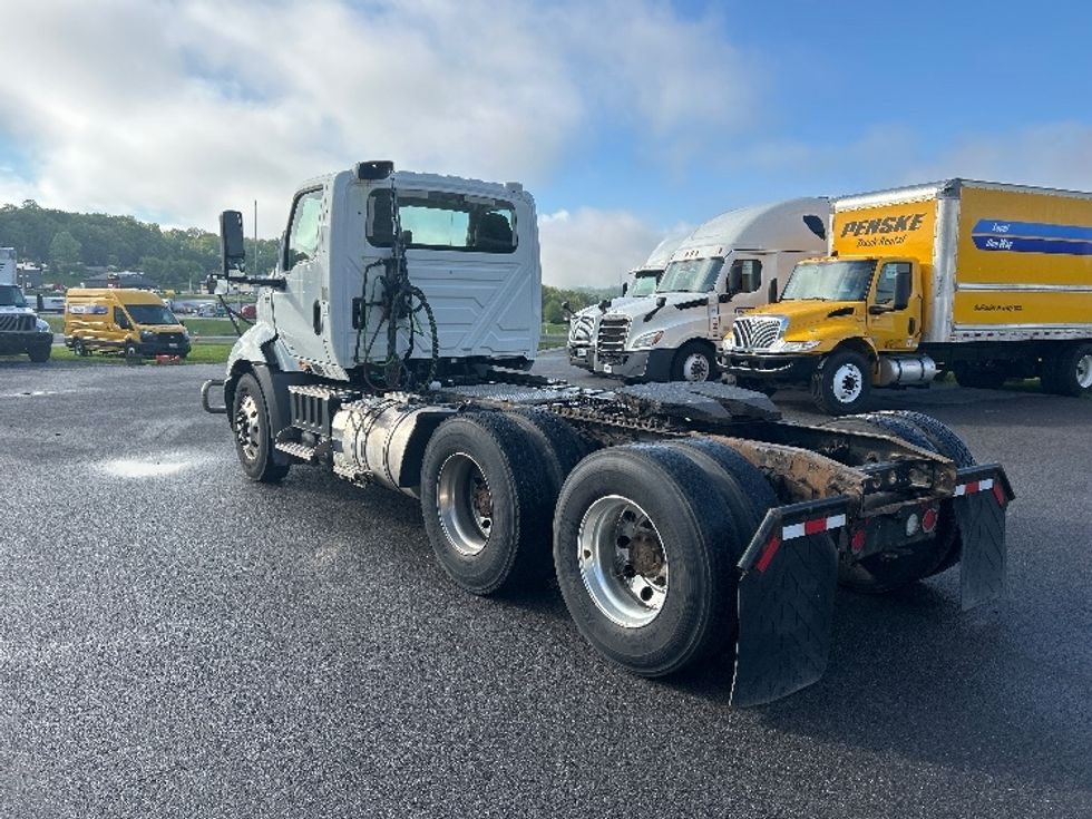 Day Cab Tractor-Heavy Duty Tractors-International-2019-RH613-Duncansville-PA-482,461\n\t\tmiles-$ 22,750 - Image 5
