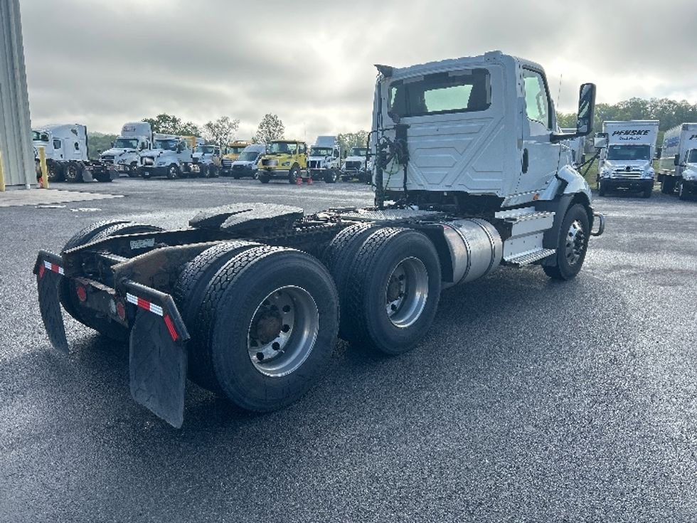 Day Cab Tractor-Heavy Duty Tractors-International-2019-RH613-Duncansville-PA-482,461\n\t\tmiles-$ 22,750 - Image 7