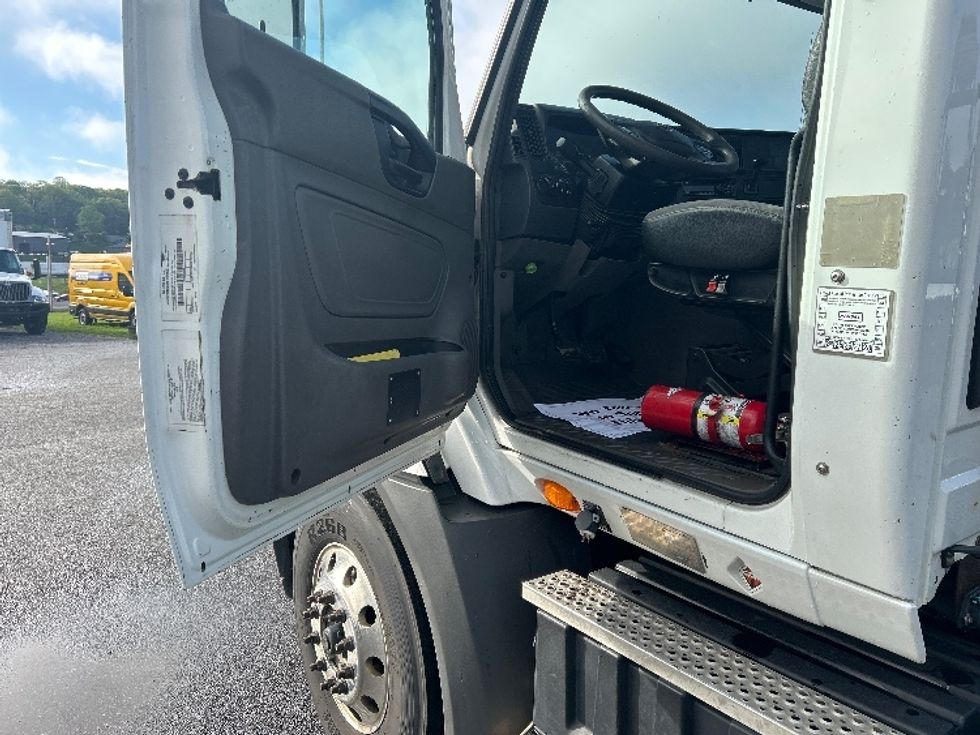 Day Cab Tractor-Heavy Duty Tractors-International-2019-RH613-Duncansville-PA-482,461\n\t\tmiles-$ 22,750 - Image 9