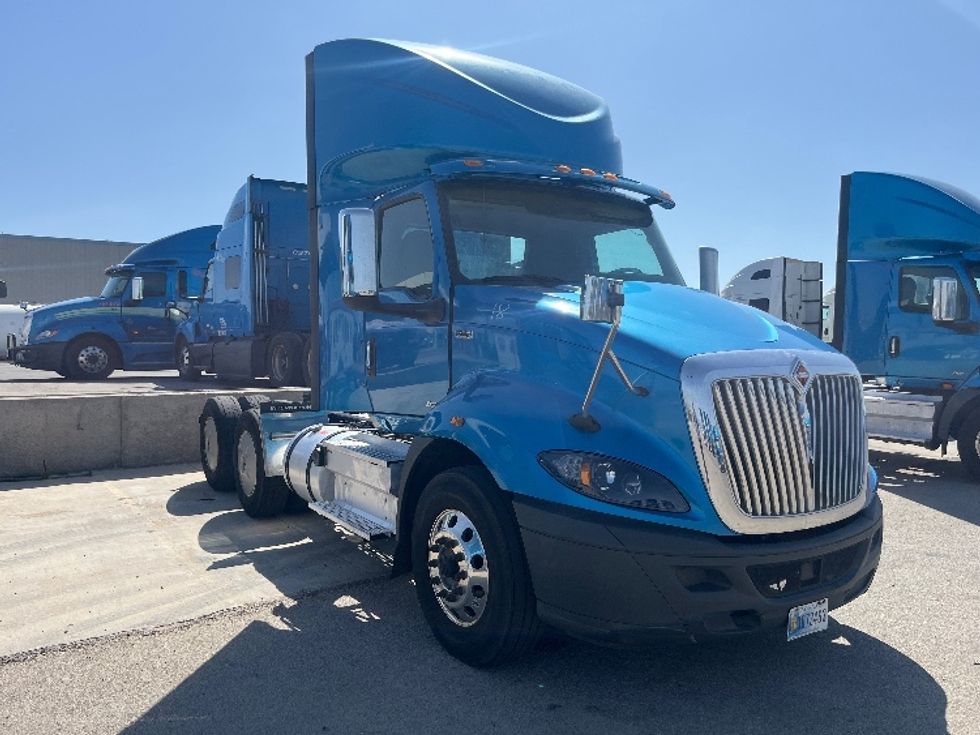 Day Cab Tractor-Heavy Duty Tractors-International-2019-RH613-El Paso-TX-166,411\n\t\tmiles-$ 31,000 - Image 1