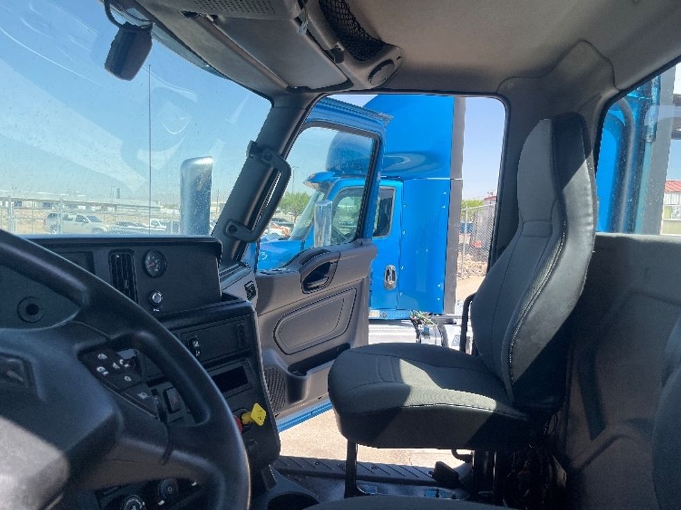 Day Cab Tractor-Heavy Duty Tractors-International-2019-RH613-El Paso-TX-166,411\n\t\tmiles-$ 31,000 - Image 10