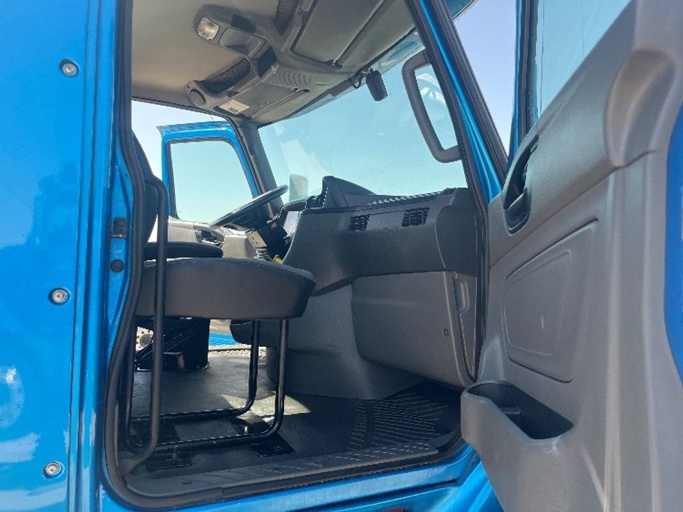 Day Cab Tractor-Heavy Duty Tractors-International-2019-RH613-El Paso-TX-166,411\n\t\tmiles-$ 31,000 - Image 12