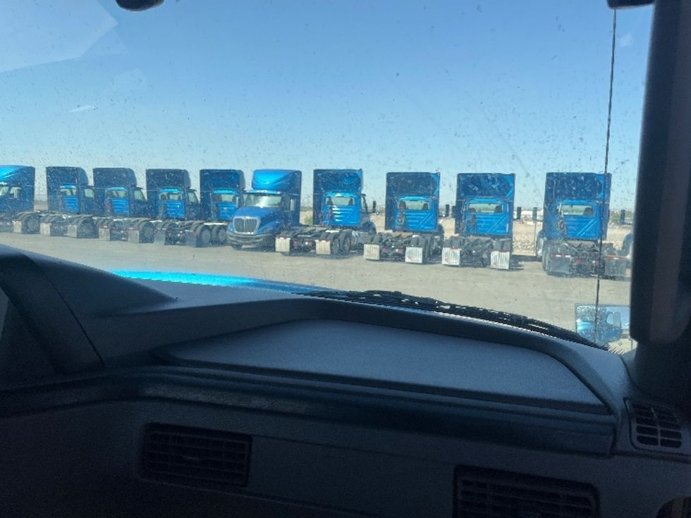 Day Cab Tractor-Heavy Duty Tractors-International-2019-RH613-El Paso-TX-166,411\n\t\tmiles-$ 31,000 - Image 13