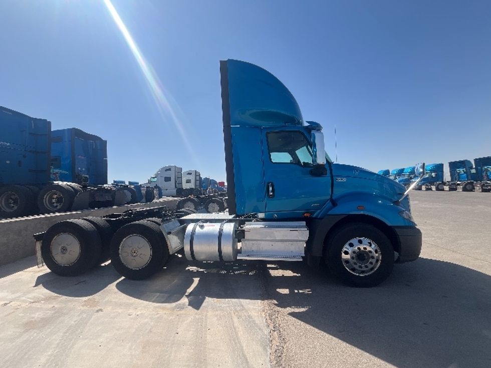 Day Cab Tractor-Heavy Duty Tractors-International-2019-RH613-El Paso-TX-166,411\n\t\tmiles-$ 31,000 - Image 8