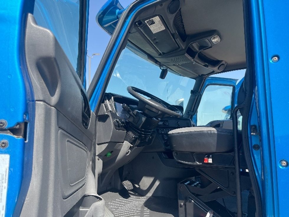 Day Cab Tractor-Heavy Duty Tractors-International-2019-RH613-El Paso-TX-166,411\n\t\tmiles-$ 31,000 - Image 9