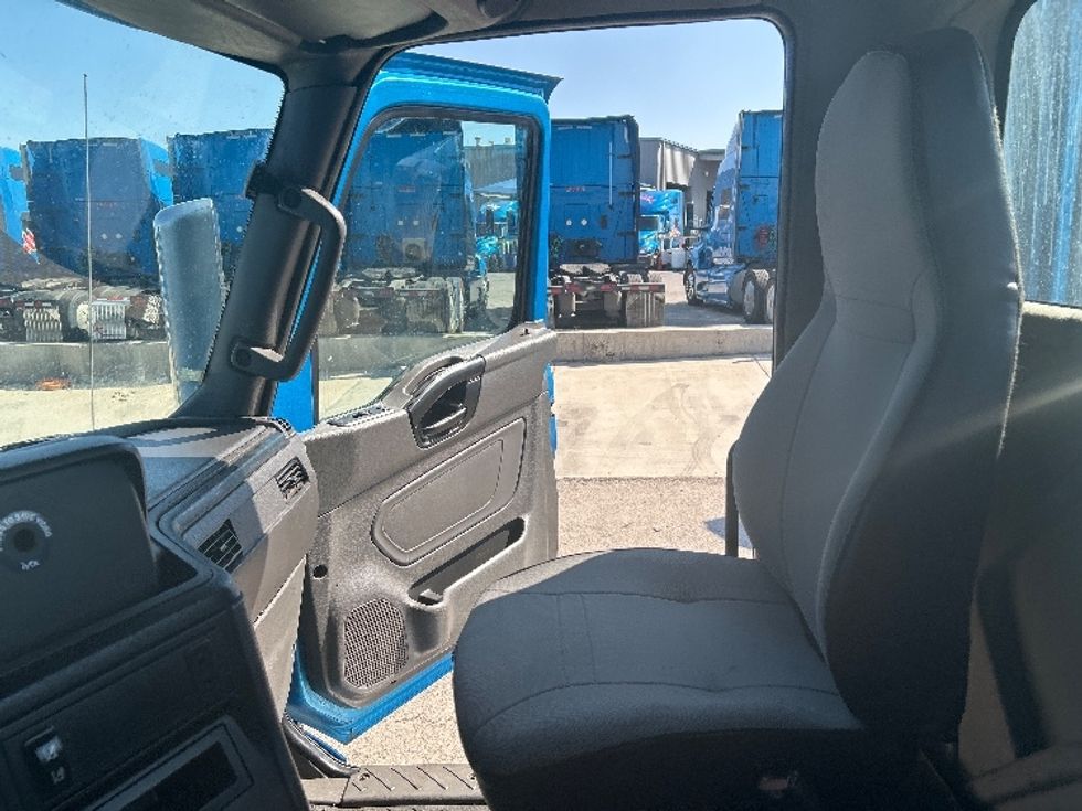 Day Cab Tractor-Heavy Duty Tractors-International-2019-RH613-El Paso-TX-174,220\n\t\tmiles-$ 31,000 - Image 10
