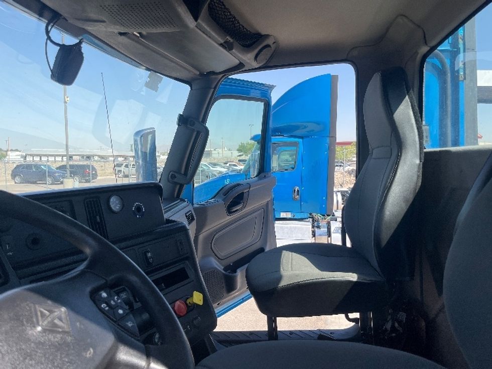 Day Cab Tractor-Heavy Duty Tractors-International-2019-RH613-El Paso-TX-176,252\n\t\tmiles-$ 31,000 - Image 10