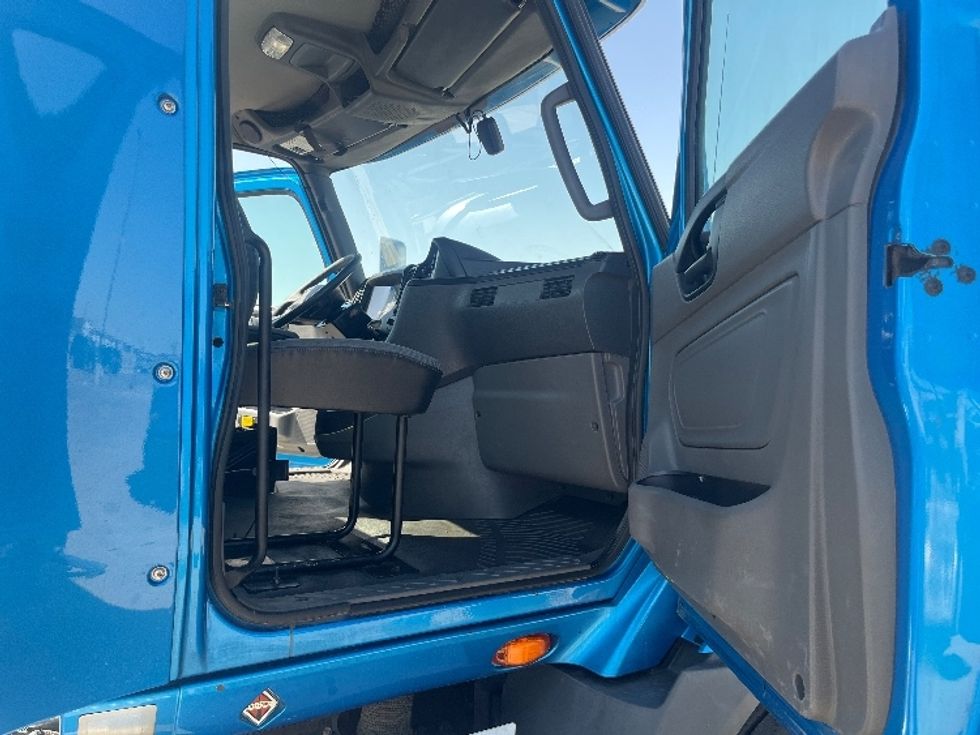 Day Cab Tractor-Heavy Duty Tractors-International-2019-RH613-El Paso-TX-176,252\n\t\tmiles-$ 31,000 - Image 12