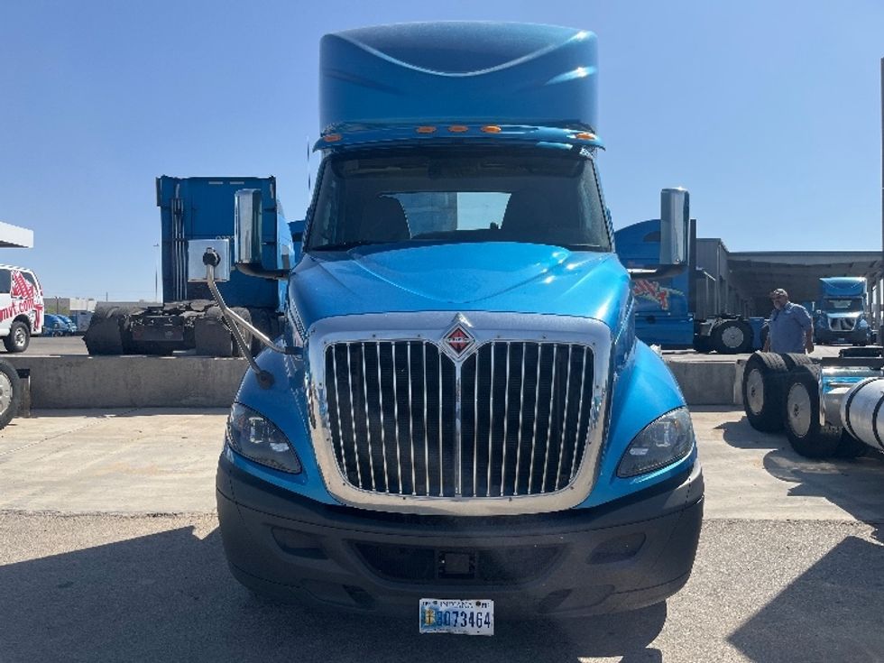 Day Cab Tractor-Heavy Duty Tractors-International-2019-RH613-El Paso-TX-176,252\n\t\tmiles-$ 31,000 - Image 2