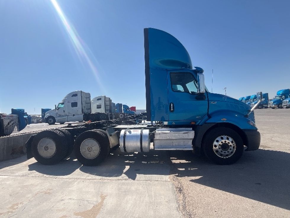 Day Cab Tractor-Heavy Duty Tractors-International-2019-RH613-El Paso-TX-176,252\n\t\tmiles-$ 31,000 - Image 8