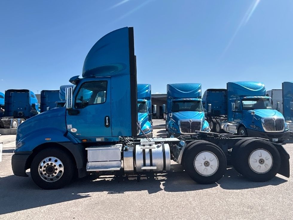 Day Cab Tractor-Heavy Duty Tractors-International-2019-RH613-El Paso-TX-189,901\n\t\tmiles-$ 31,000 - Image 4