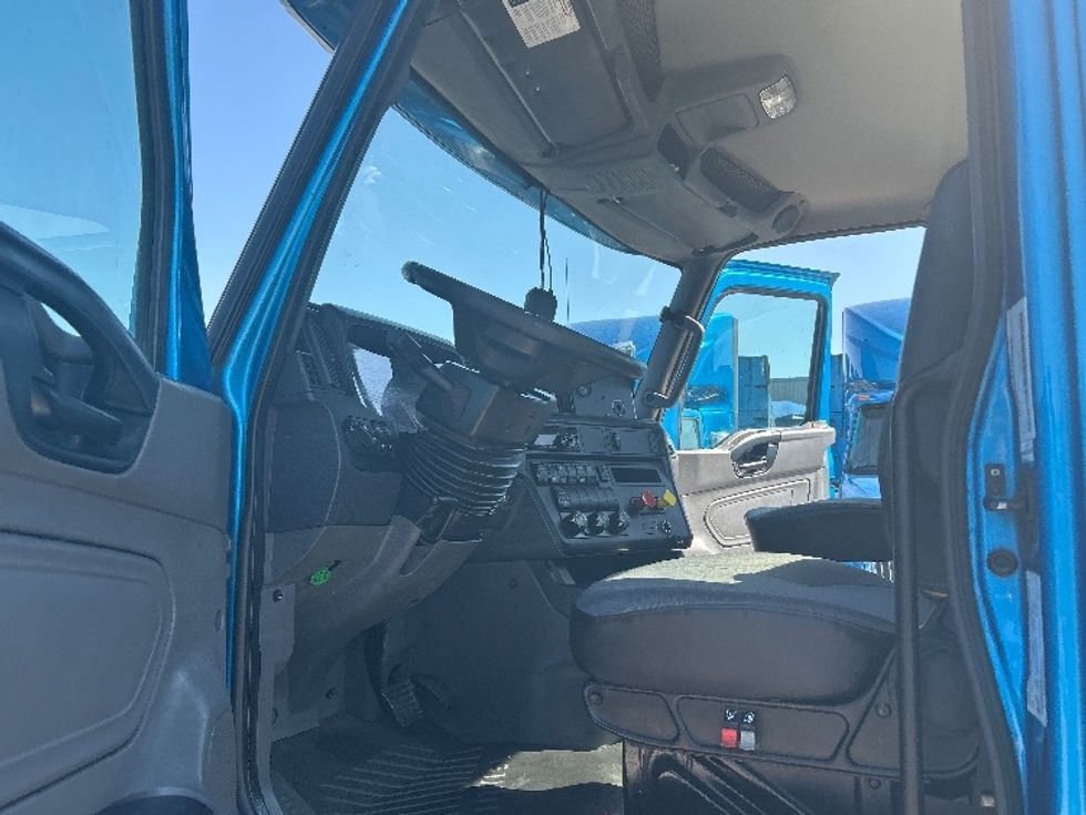 Day Cab Tractor-Heavy Duty Tractors-International-2019-RH613-El Paso-TX-189,901\n\t\tmiles-$ 31,000 - Image 9