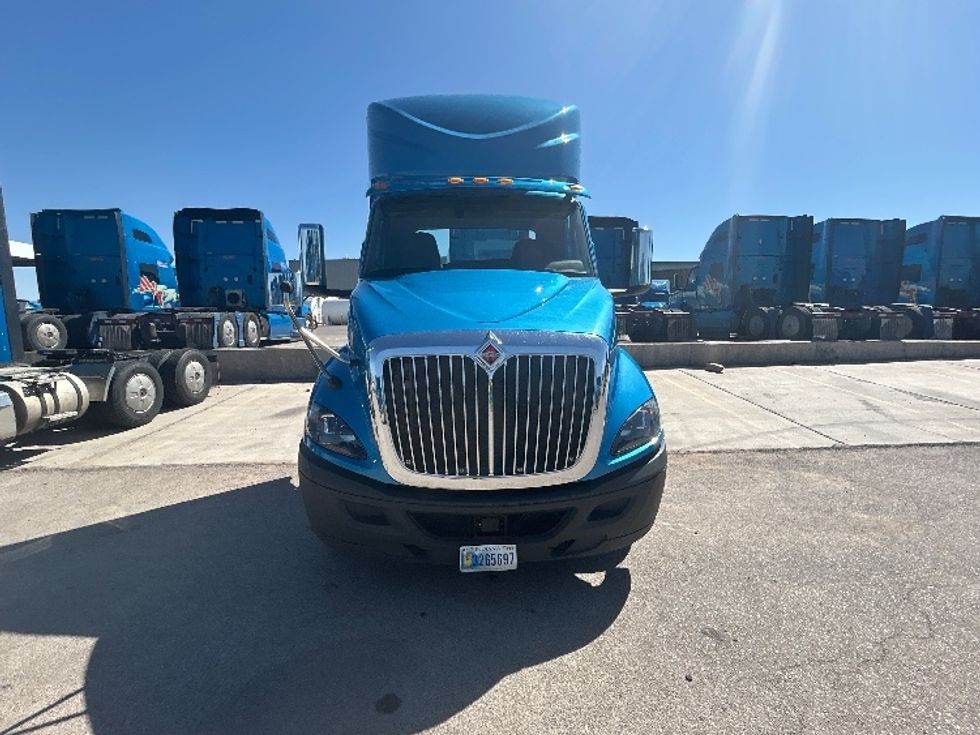 Day Cab Tractor-Heavy Duty Tractors-International-2019-RH613-El Paso-TX-192,913\n\t\tmiles-$ 31,000 - Image 2
