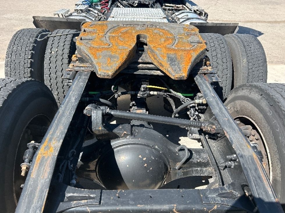 Day Cab Tractor-Heavy Duty Tractors-International-2019-RH613-El Paso-TX-192,913\n\t\tmiles-$ 31,000 - Image 6