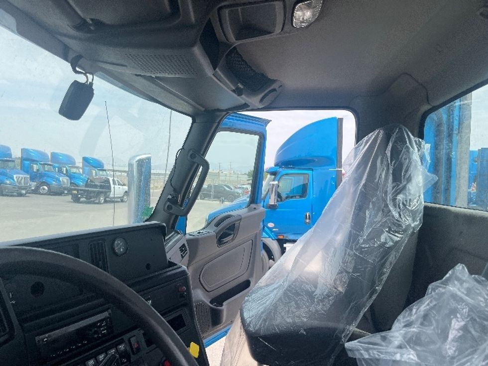 2019 International RH613 RH photo 10