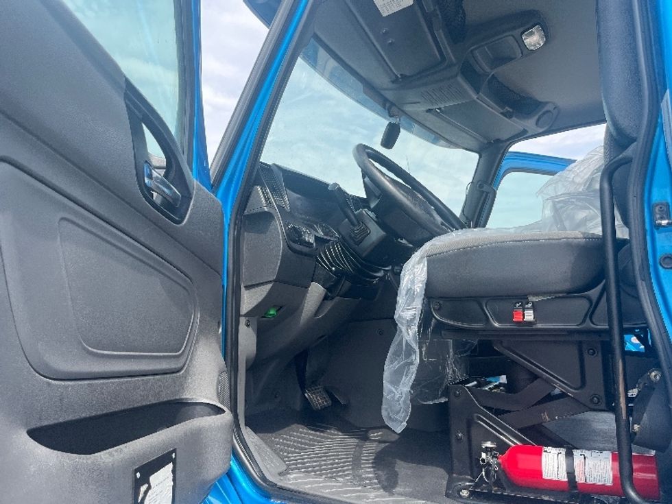 2019 International RH613 RH photo 9