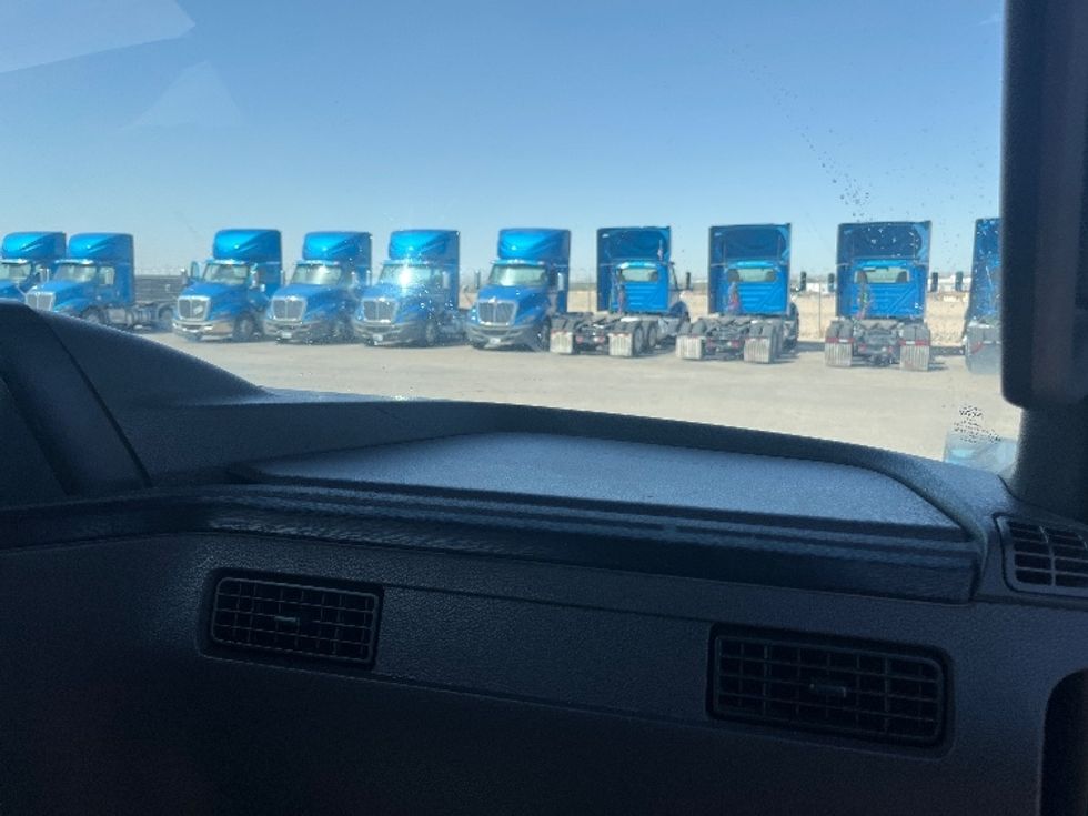 Day Cab Tractor-Heavy Duty Tractors-International-2019-RH613-El Paso-TX-206,710\n\t\tmiles-$ 31,000 - Image 13