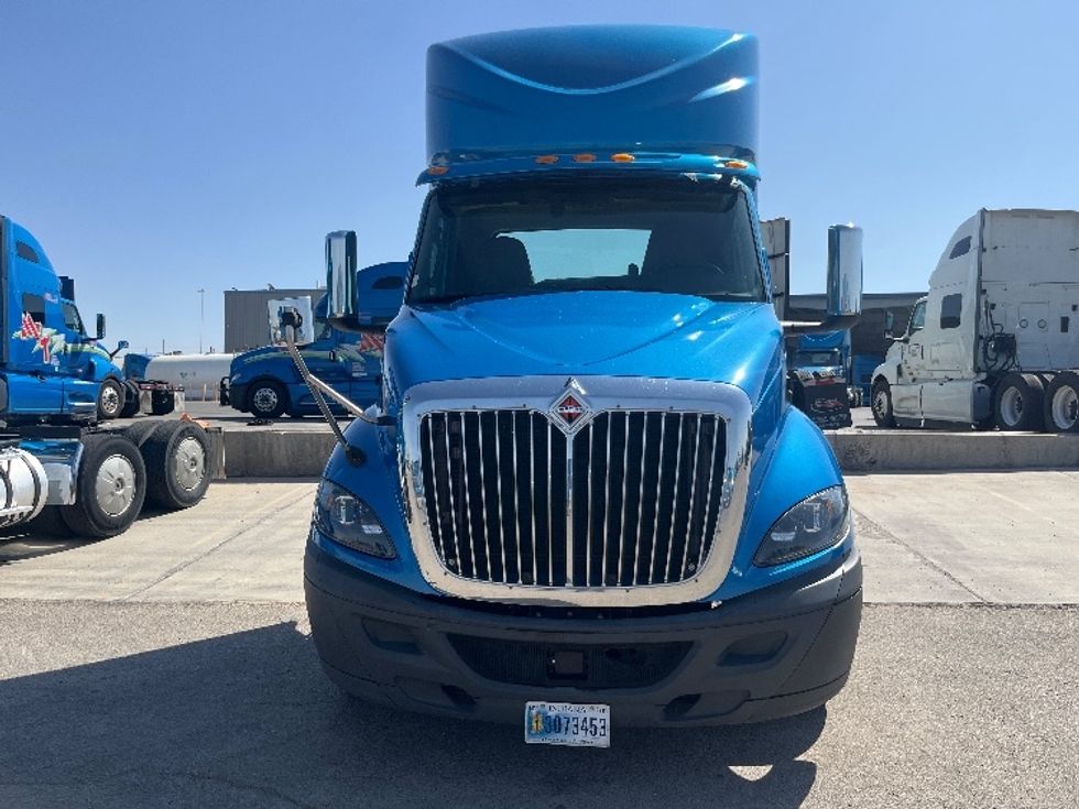 Day Cab Tractor-Heavy Duty Tractors-International-2019-RH613-El Paso-TX-206,710\n\t\tmiles-$ 31,000 - Image 2