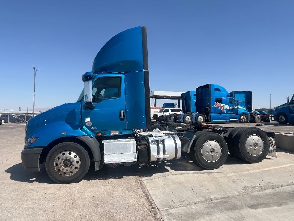 Day Cab Tractor-Heavy Duty Tractors-International-2019-RH613-El Paso-TX-206,710\n\t\tmiles-$ 31,000 - Image 4
