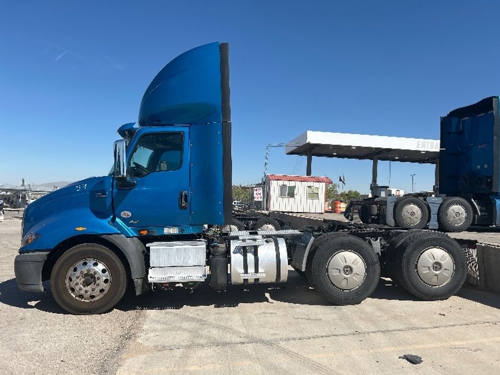 Day Cab Tractor-Heavy Duty Tractors-International-2019-RH613-El Paso-TX-224,817\n\t\tmiles-$ 31,000 - Image 4