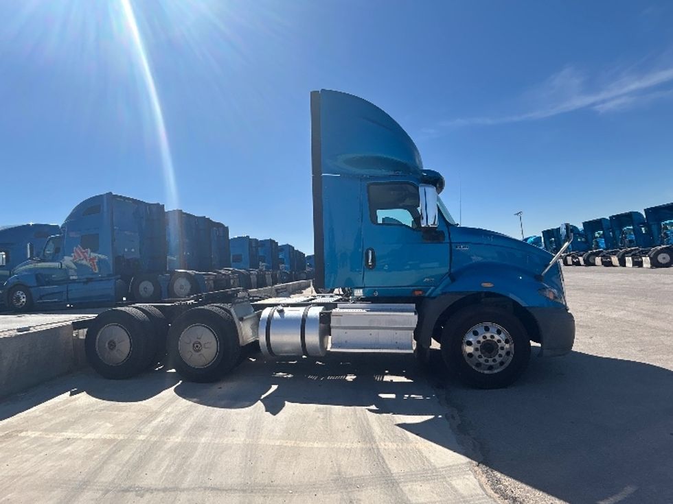 Day Cab Tractor-Heavy Duty Tractors-International-2019-RH613-El Paso-TX-224,817\n\t\tmiles-$ 31,000 - Image 8