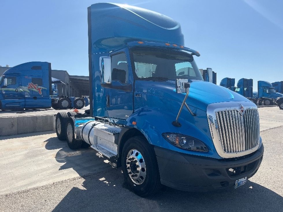 Day Cab Tractor-Heavy Duty Tractors-International-2019-RH613-El Paso-TX-234,117\n\t\tmiles-$ 31,000 - Image 1
