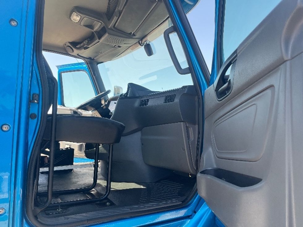 Day Cab Tractor-Heavy Duty Tractors-International-2019-RH613-El Paso-TX-234,117\n\t\tmiles-$ 31,000 - Image 12