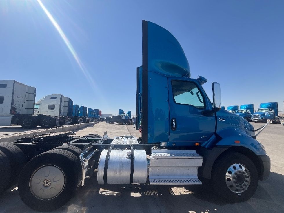 Day Cab Tractor-Heavy Duty Tractors-International-2019-RH613-El Paso-TX-234,117\n\t\tmiles-$ 31,000 - Image 8