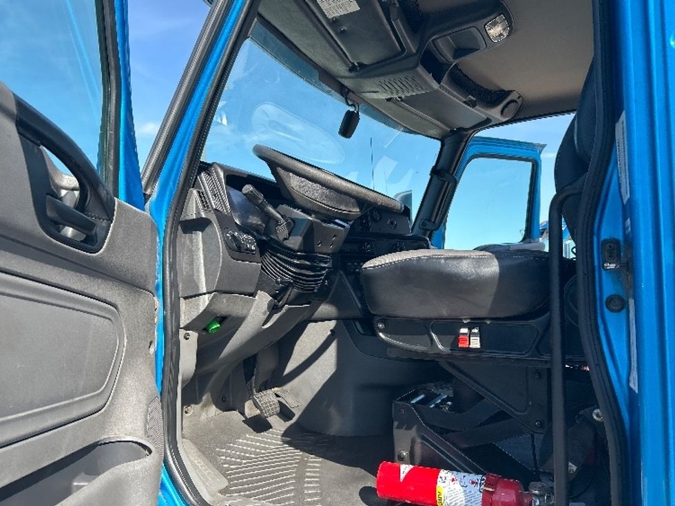 Day Cab Tractor-Heavy Duty Tractors-International-2019-RH613-El Paso-TX-234,599\n\t\tmiles-$ 31,000 - Image 9