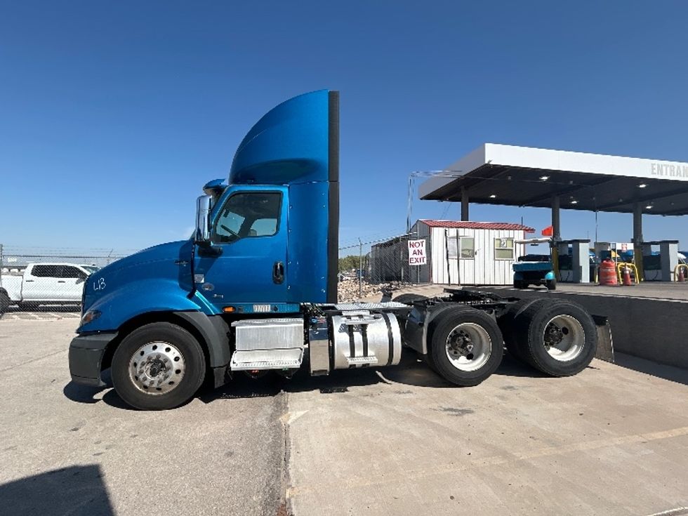 Day Cab Tractor-Heavy Duty Tractors-International-2019-RH613-El Paso-TX-238,220\n\t\tmiles-$ 31,000 - Image 4