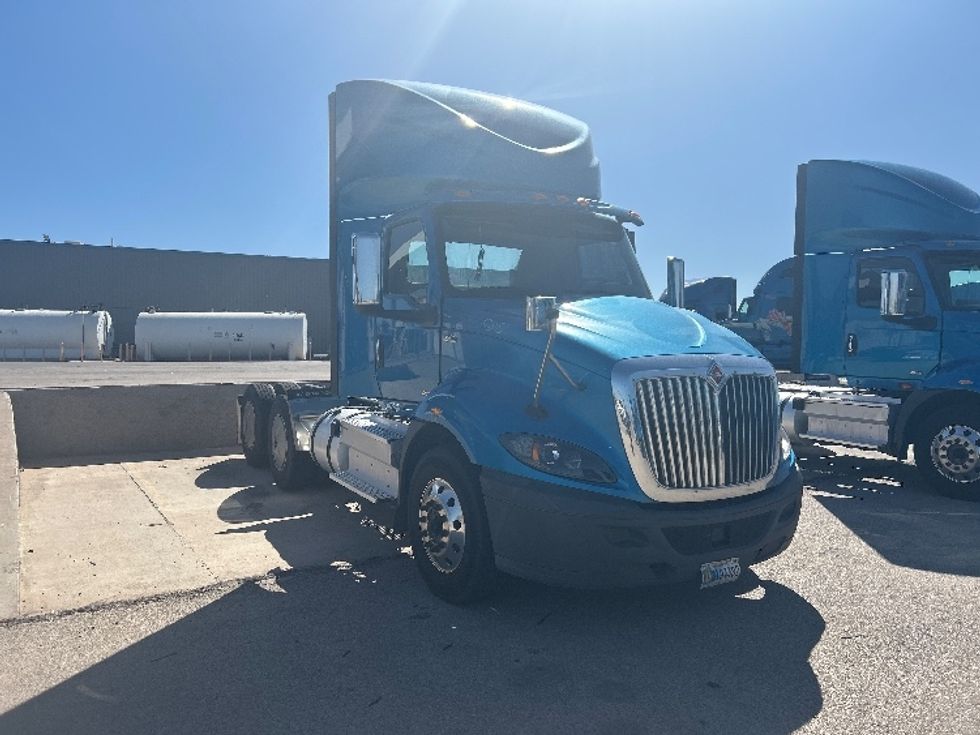 Day Cab Tractor-Heavy Duty Tractors-International-2019-RH613-El Paso-TX-240,133\n\t\tmiles-$ 31,000 - Image 1