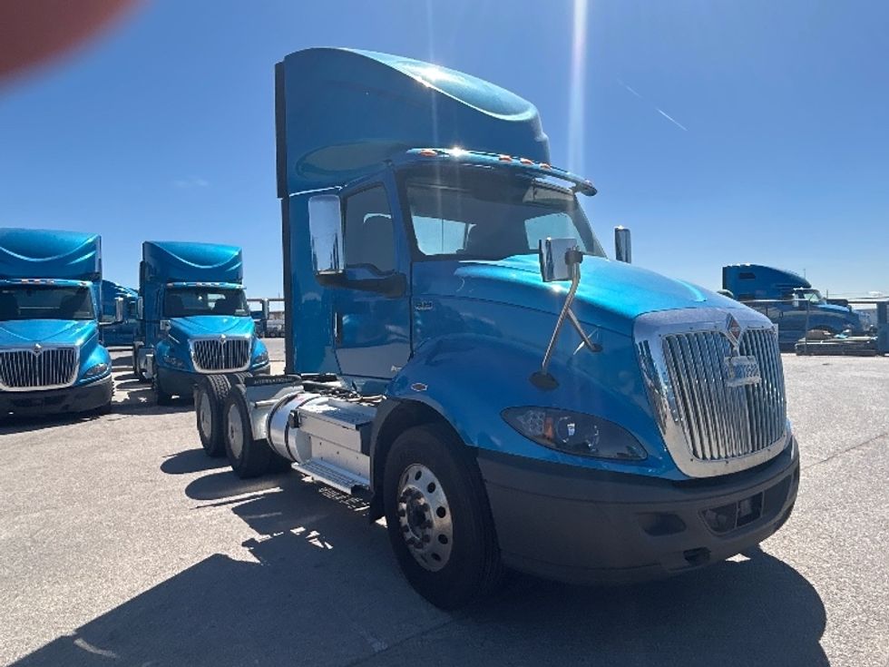 Day Cab Tractor-Heavy Duty Tractors-International-2019-RH613-El Paso-TX-240,158\n\t\tmiles-$ 31,000 - Image 1